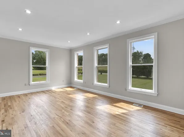 28904 Ridge Rd, Mount Airy, MD 21771