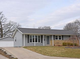 W151N8649 Marshall Dr, Menomonee Falls, WI 53051