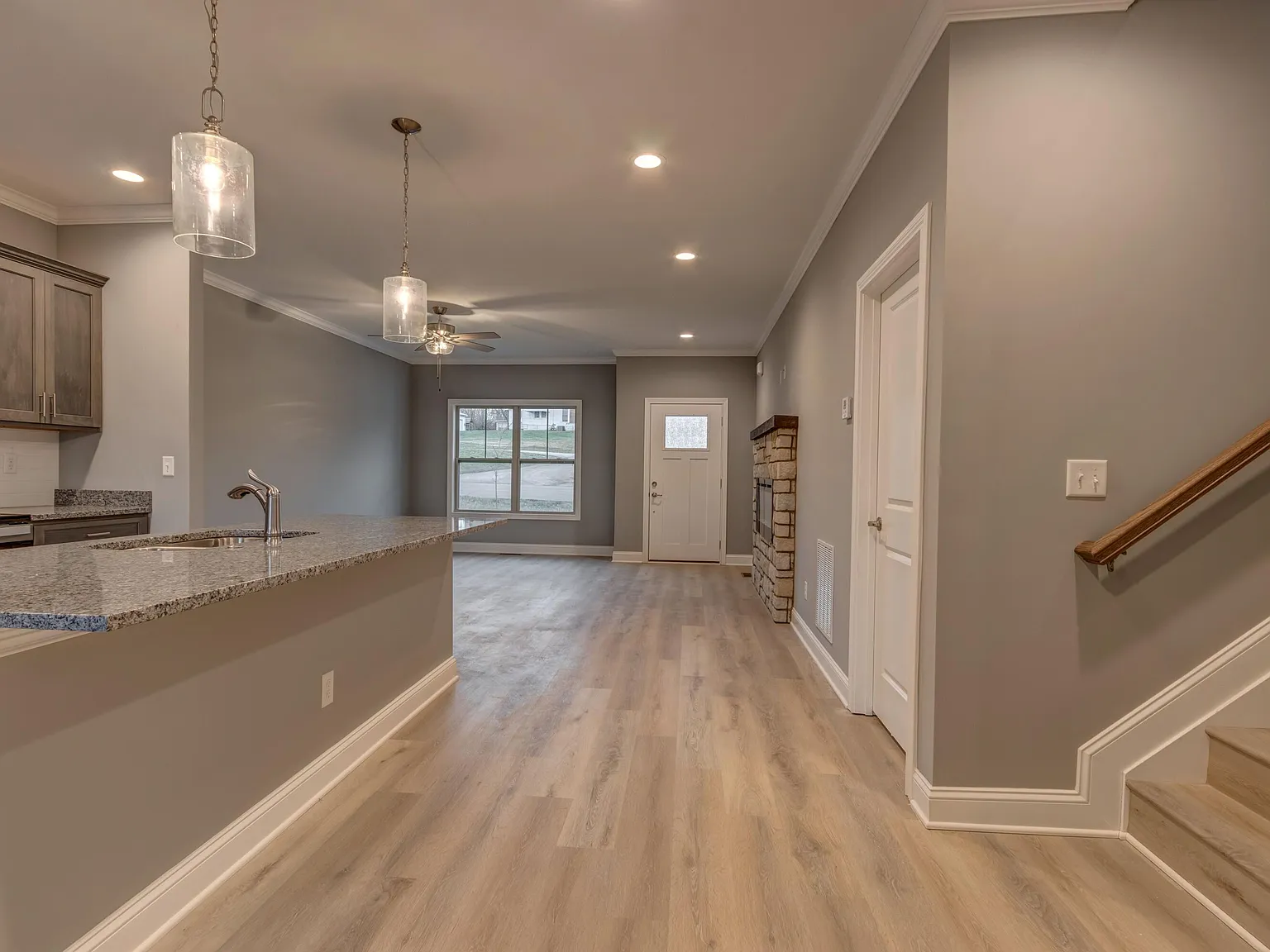 3 bed, 2.5 bath, 1963 sqft, $2,600 — Photo 3