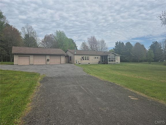 3rd image of 46 Craw Rd