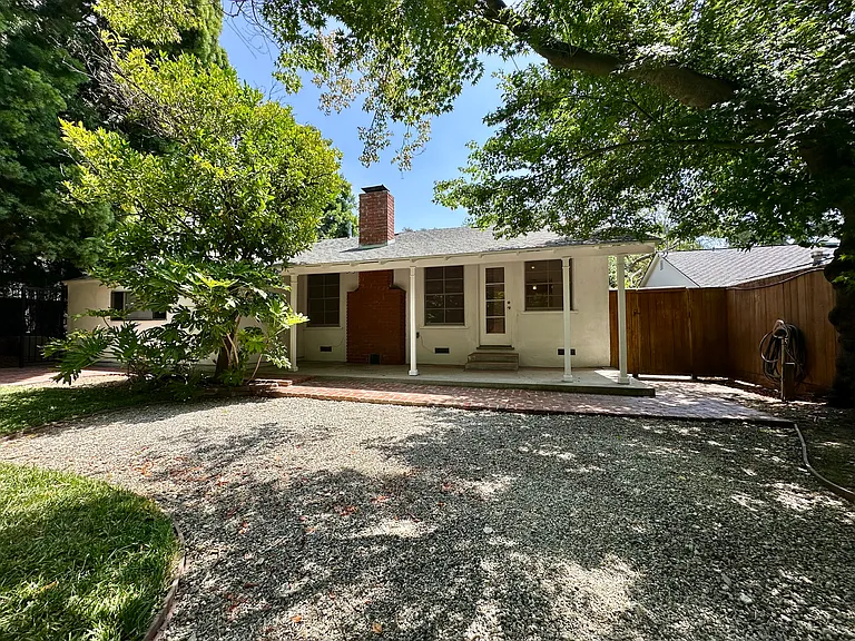 Del Monte Rd — Photo 19