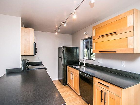 4th image of 1630 E Georgia Ave Unit 107