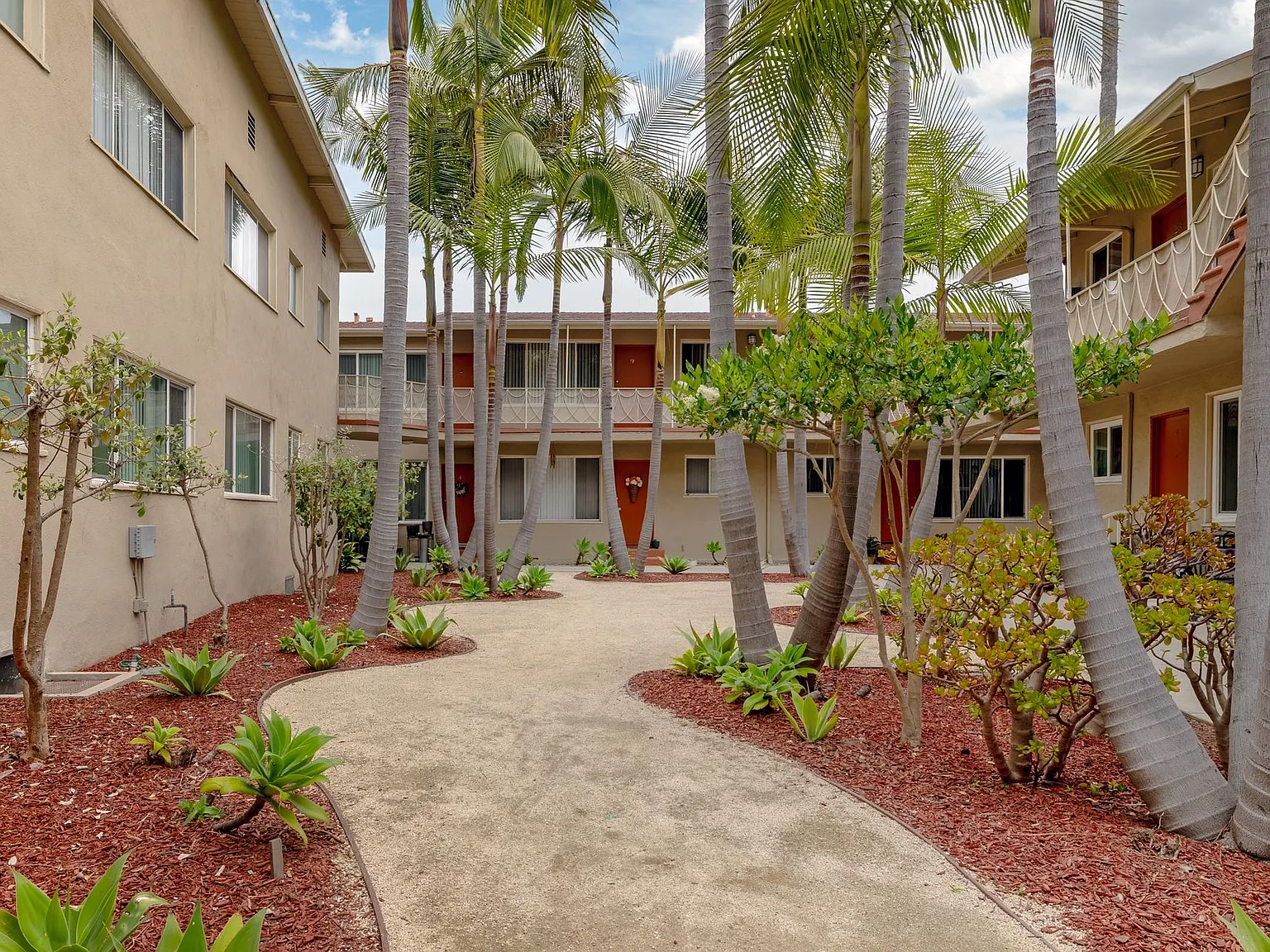 Keswick Court Apartments — Photo 3