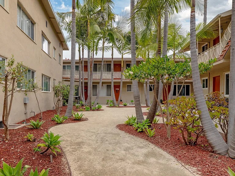 Keswick Court Apartments — Photo 3