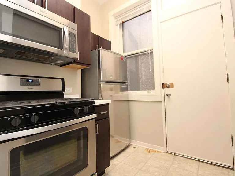 2302 N Clark St #2W — Photo 1