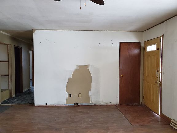 5th image of 8015 Scott Ln