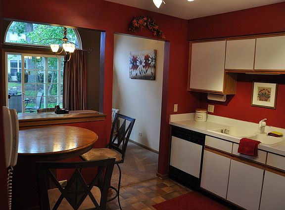 4th image of 1054 Woodhill Ct #48-3
