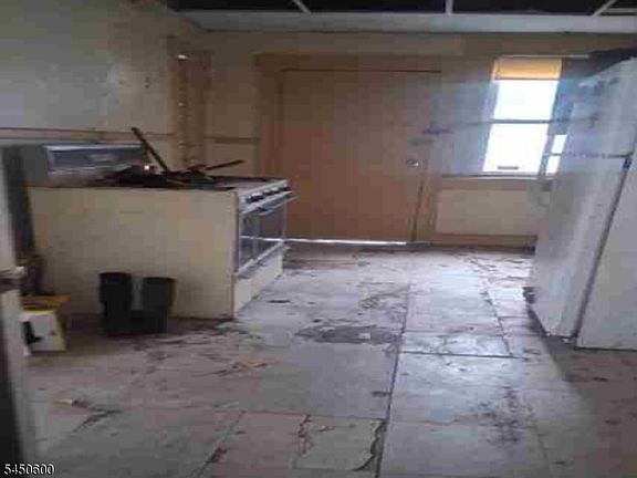 5th image of 39 Newton Pl