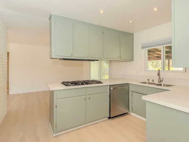 6180 Veemac Ave — Photo 13