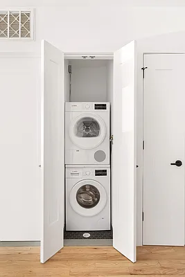 Laundry, photo 1