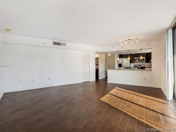 4th image of 6830 Indian Creek Dr #7A