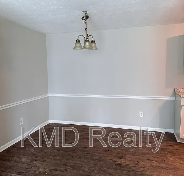 702 Farmhurst Dr #G — Photo 4