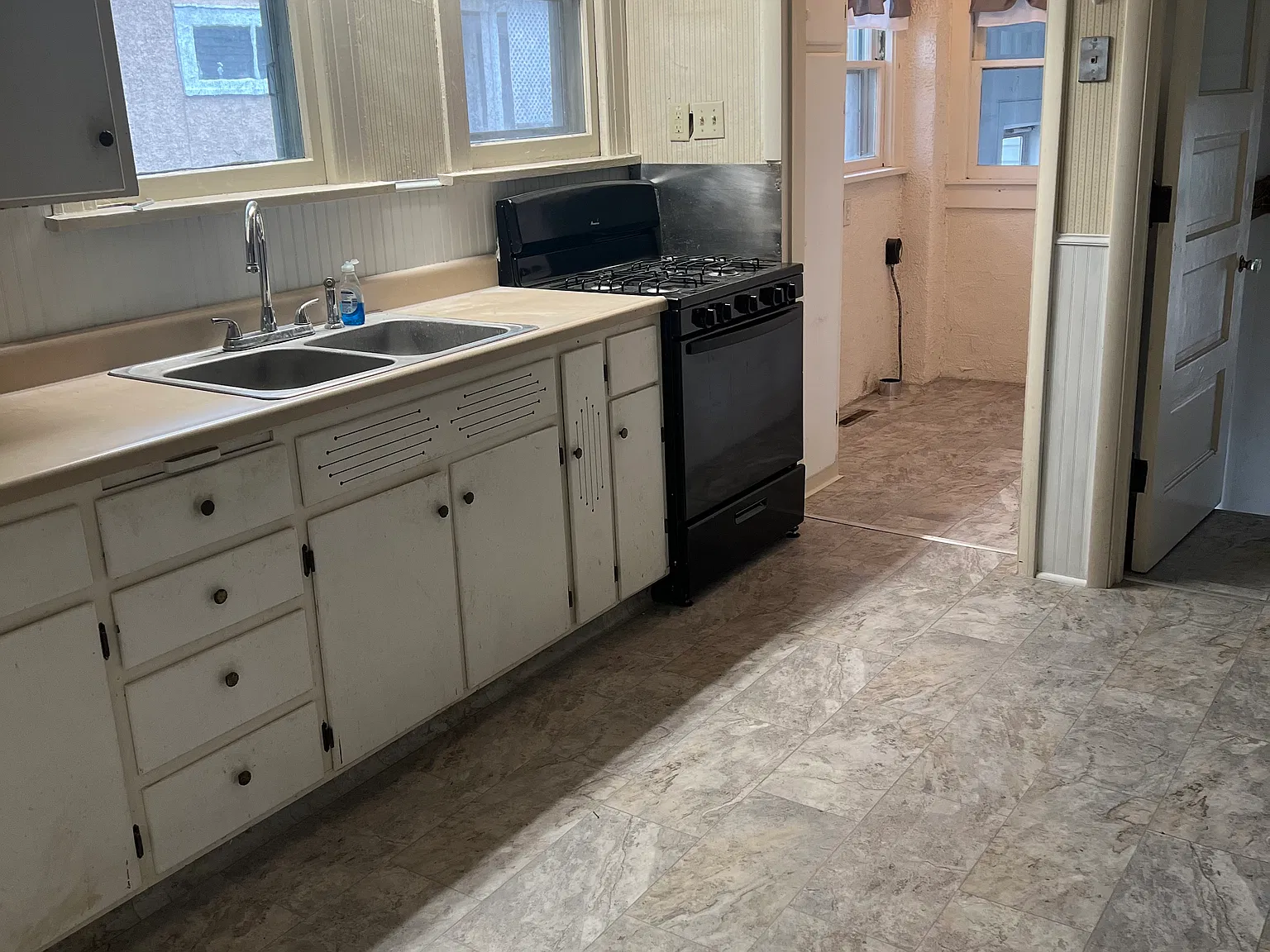 2 bed, 1128 sqft, $1,800 — Photo 2