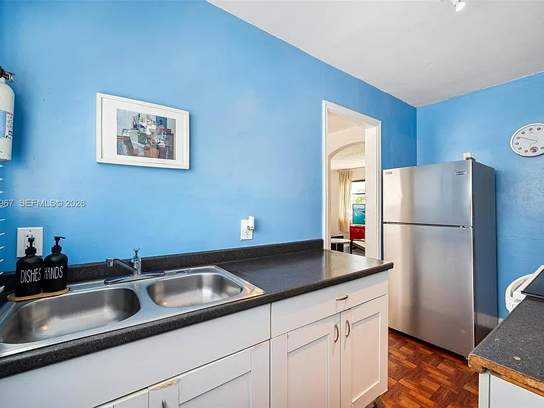 39 Sidonia Ave #2 — Photo 6
