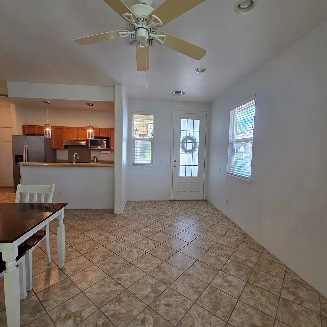 Four-bedroom three bath residential condo in Cottages at Kulamalu — Photo 2