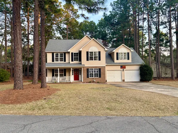 35 Harborview Dr, Sanford, NC 27332