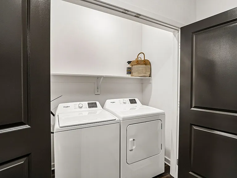 Velara Luxury Apartments — Photo 25