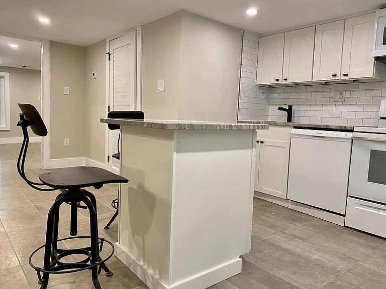 719 Quebec Pl NW #1 — Photo 5