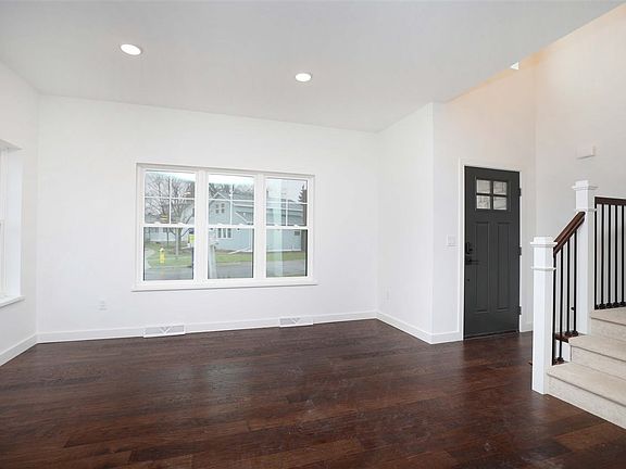 2nd image of 428 N Superior St #6