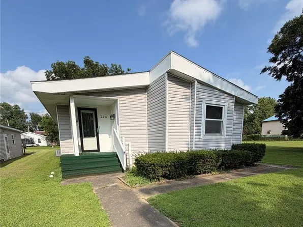 226 Dixie St, Sikeston, MO 63801