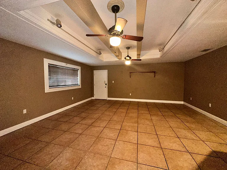 2135 Virginia Ave #8 — Photo 16