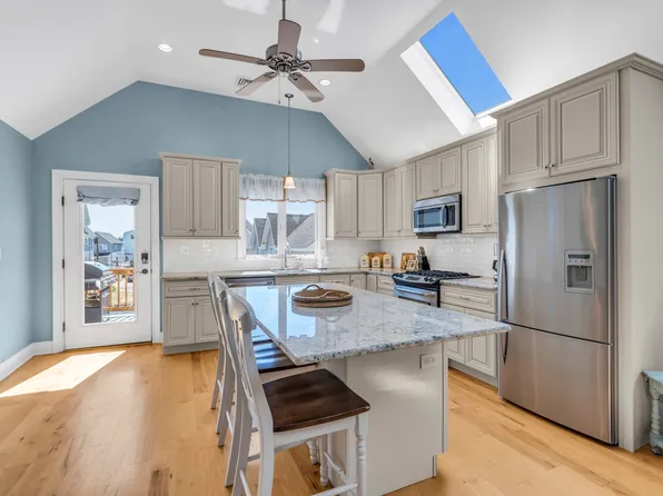 24 Church St #Sea, Rumson, NJ 07760