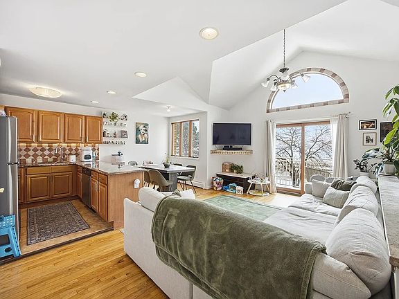 4th image of 1407 Shore Pkwy #C