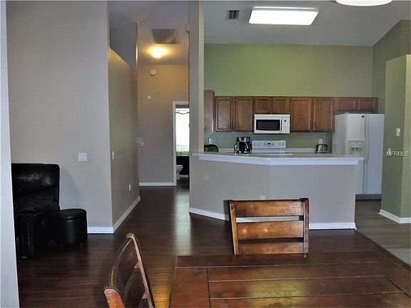 2nd image of 3145 Castle Rock Cir