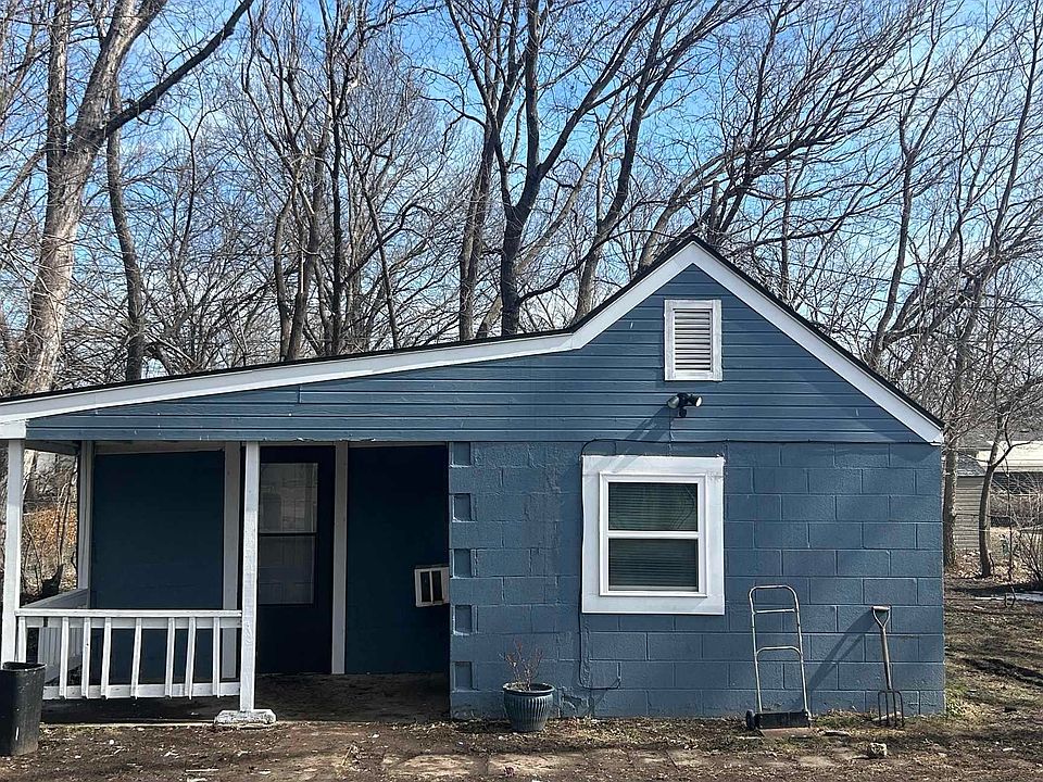 2nd image of 414 NE Kellam Ave #412