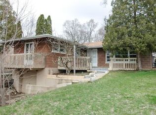 3310 Woodland Cir N, Island Lake, IL 60042