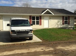 5 Meadowbrook Ln #B, West Frankfort, IL 62896