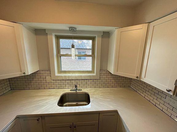 4th image of 11851 S Karlov Ave APT 1D