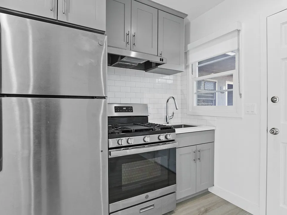 814-818 2nd St