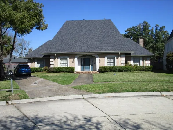 8 Tara Pl, Metairie, LA 70002