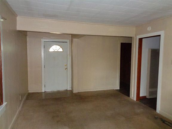 4th image of 209 Saint Mary St