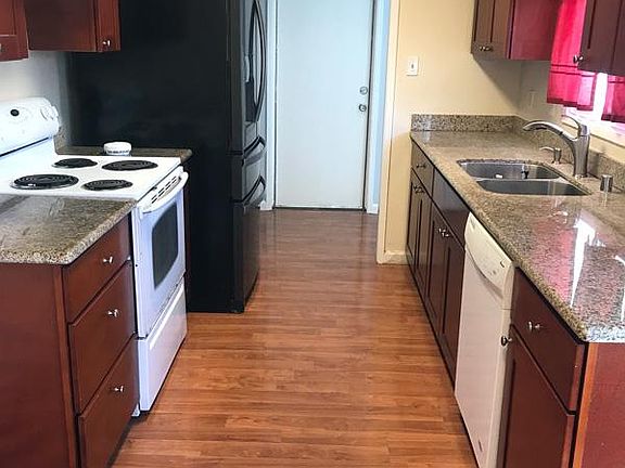 4th image of 2203 Tamie Ln