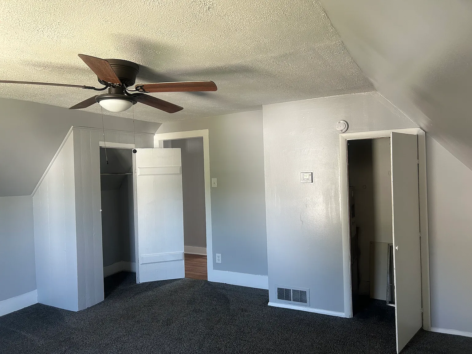 220 W Washington St — Photo 2