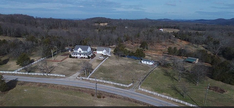 2nd image of 11041 Bradyville Pike