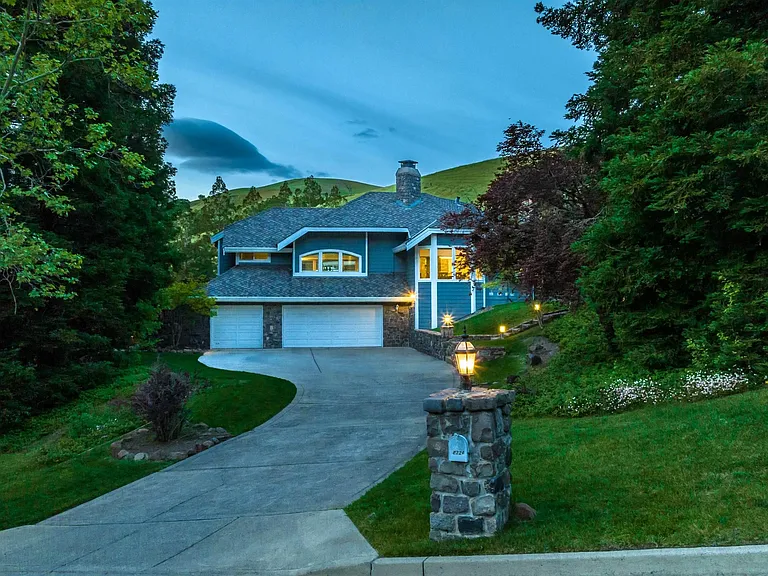 2324 Saddleback Dr — Photo 93