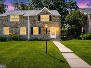 725 Irvington Pl, Chester, PA 19013
