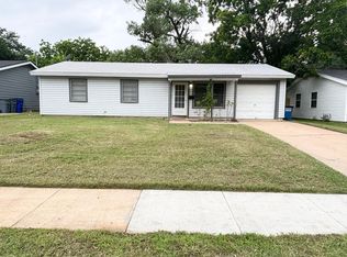 413 Freestone Dr, Euless, TX 76039