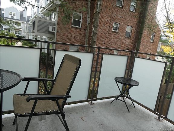 5th image of 30 Greenridge Ave APT 2H