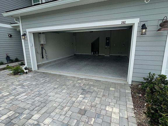 3rd image of 202 Pine Bluff Dr