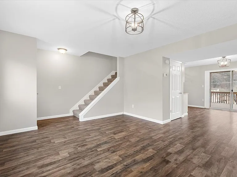 202D Stark Ave — Photo 12