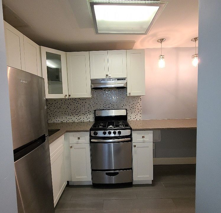 1st image of 580 E 17th St APT 5