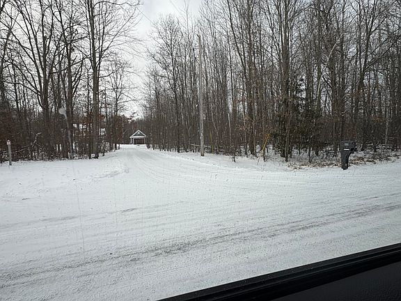 3rd image of W Prairie Rd