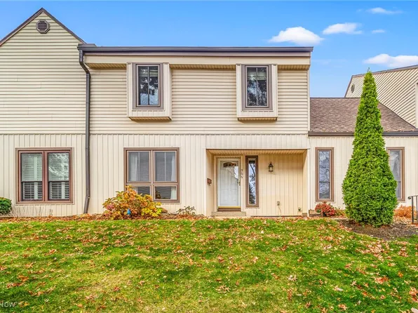 966 Som Center Rd #C5, Mayfield Village, OH 44143