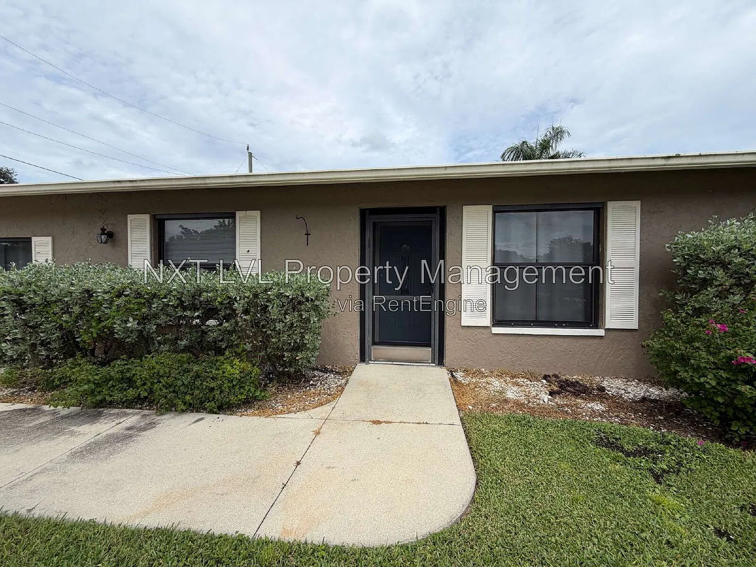 2 bed, 2.0 bath, 946 sqft, $1,895 — Photo 2
