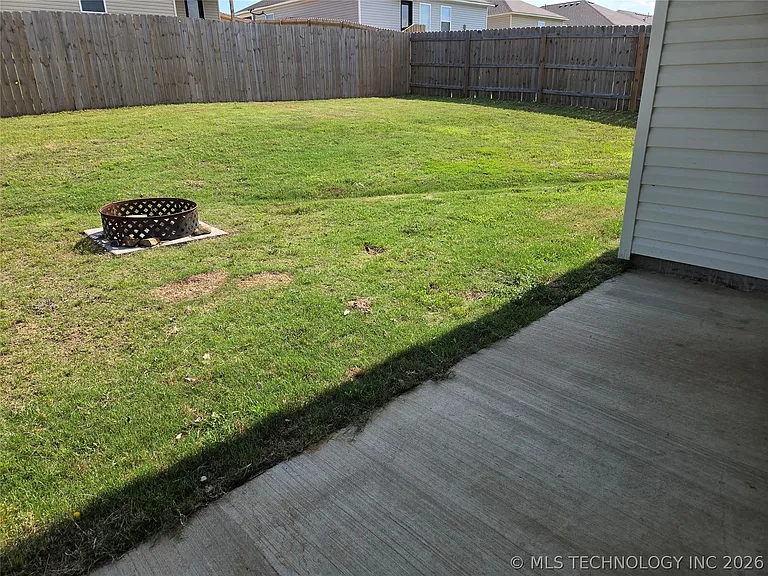 1011 W Odessa Rd — Photo 12