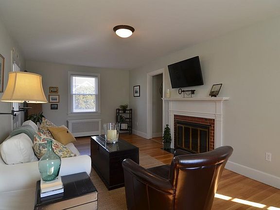 5th image of 64 Lincoln Ave